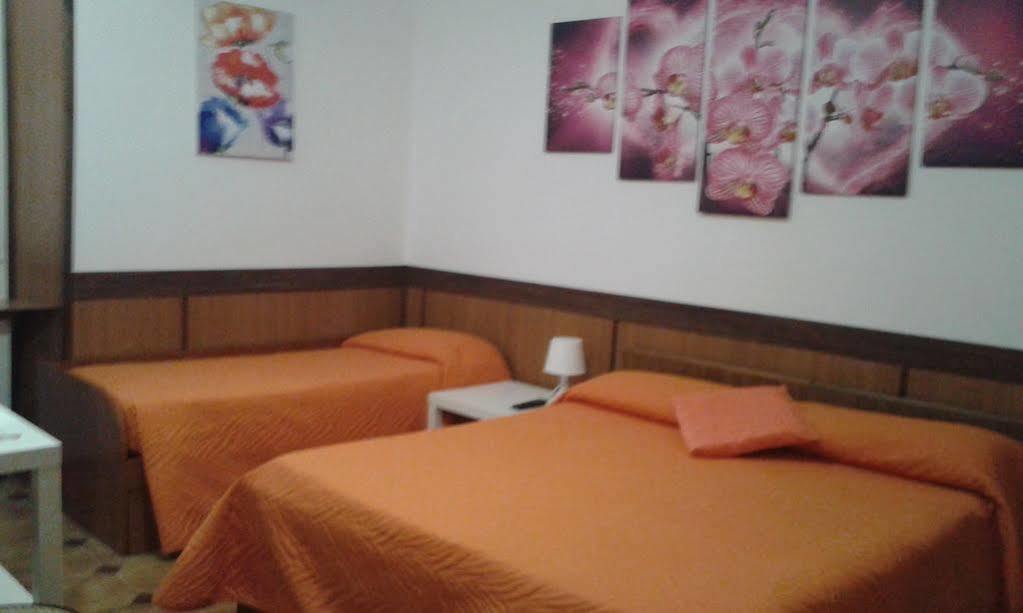 Albergo Ollolai Civitavecchia Eksteriør billede