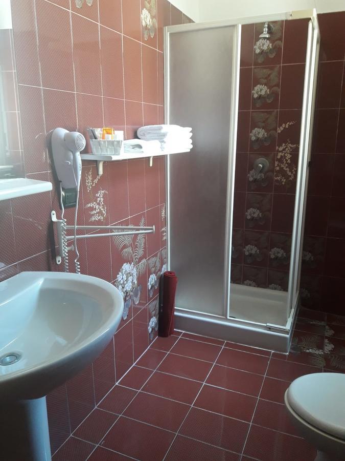 Albergo Ollolai Civitavecchia Eksteriør billede