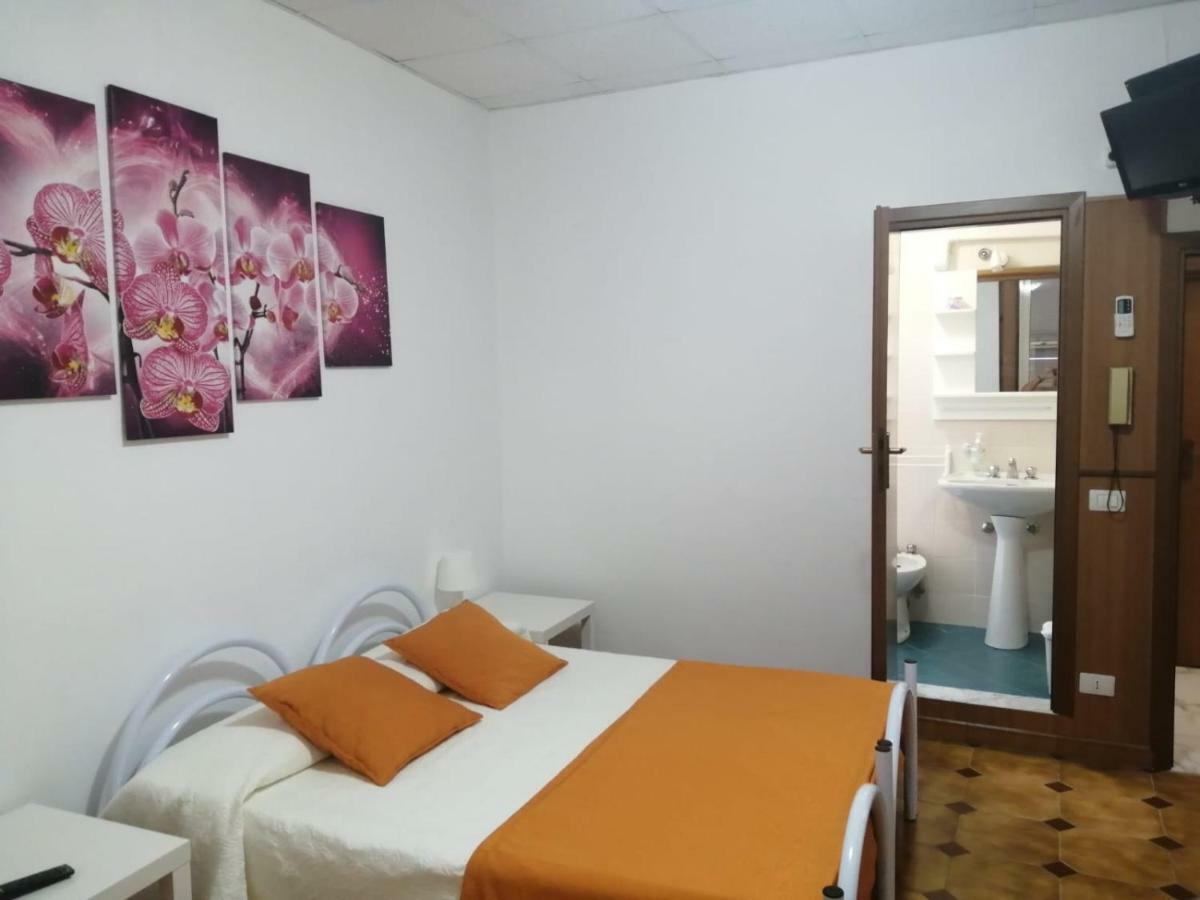 Albergo Ollolai Civitavecchia Eksteriør billede